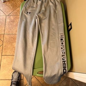 Youth large Under Armour sweatpants